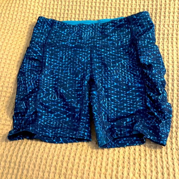 lululemon athletica Pants - Lululemon speed track shorts. Size 4.